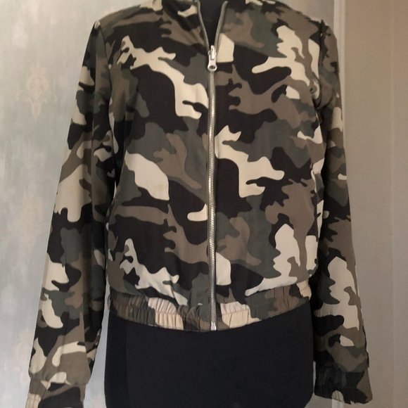 Mango Women's Reversible Camo Print Bomber Jacket, Size Medium - Picture 3 of 8